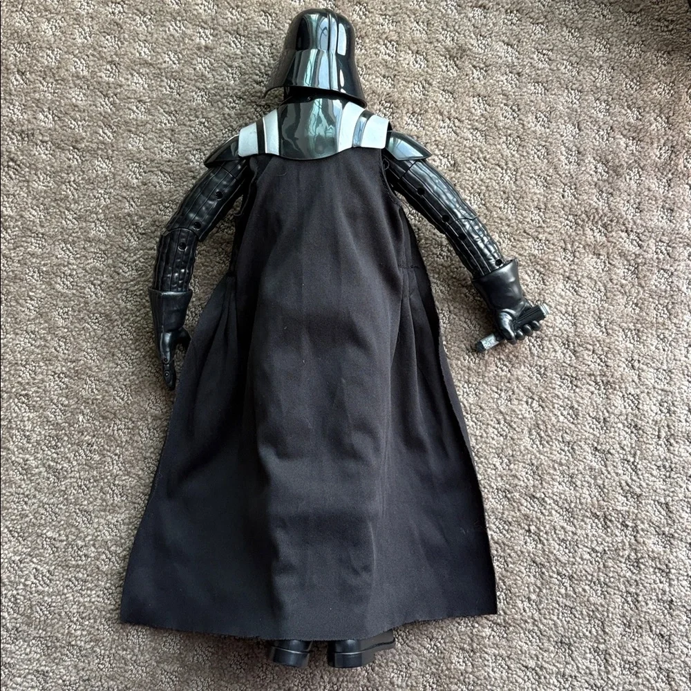 Star Wars Darth Vader Battery operated Action Figure - Picture 7 of 11